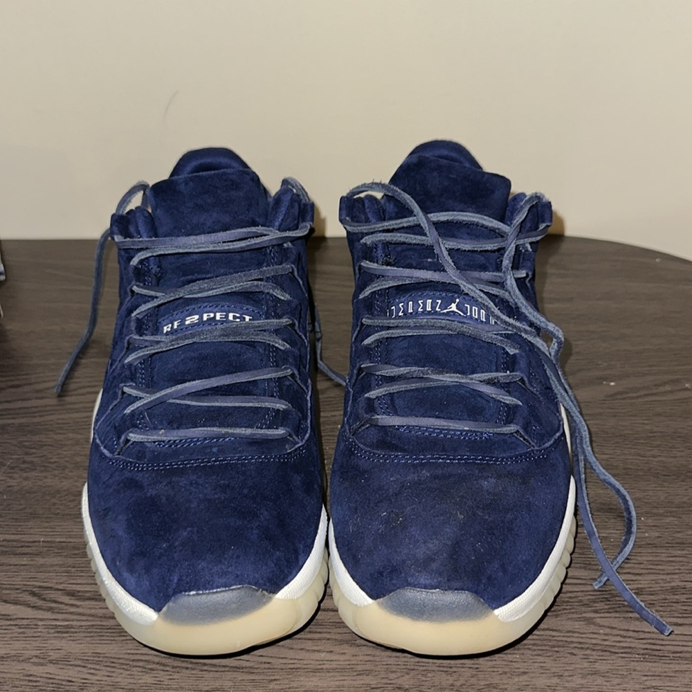 Nike Jordan 11 retro low Re2pect Derek Jetter 2018 sneakers.